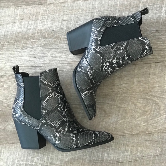 Soda Black & Gray Python Snake Ankle Boot Bootie - Picture 3 of 7